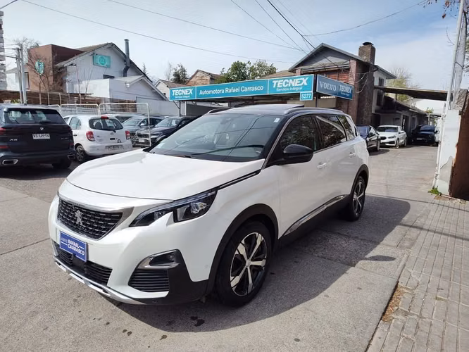 PEUGEOT 5008 2019