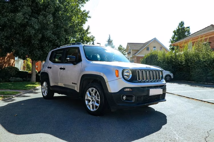 Vendo Jeep Renegade sport 1.8 año 2019 único dueño