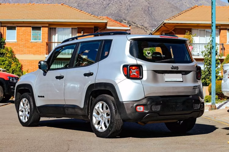 Vendo Jeep Renegade sport 1.8 año 2019 único dueño
