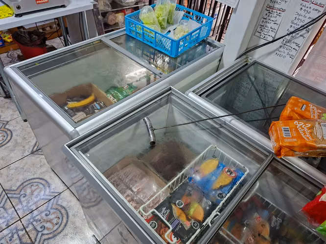 Se vende Negocio + casa 2 piso