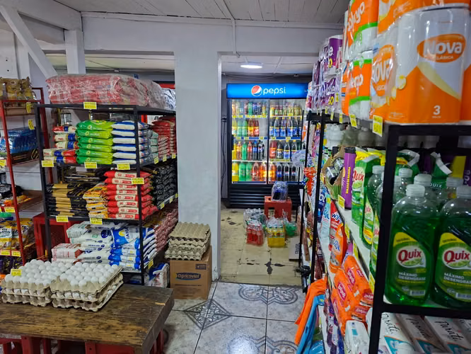 Se vende Negocio + casa 2 piso