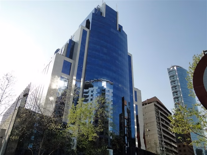 Oficina Arriendo Las Condes 330m2 amoblada 6P 1SR 3Estac.