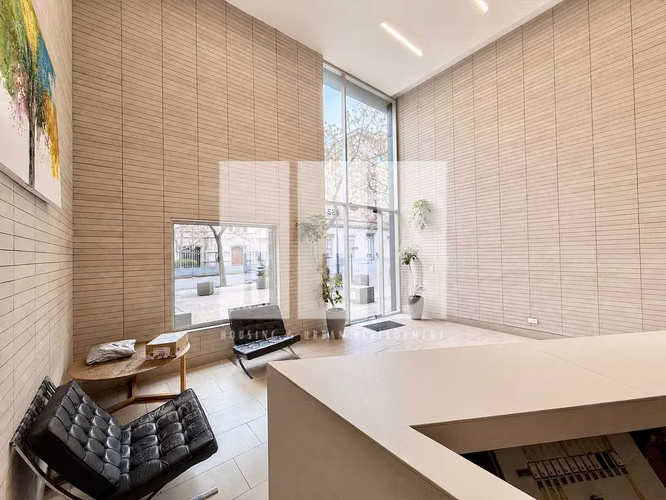 ESPECTACULAR departamento en pleno centro! (180087)