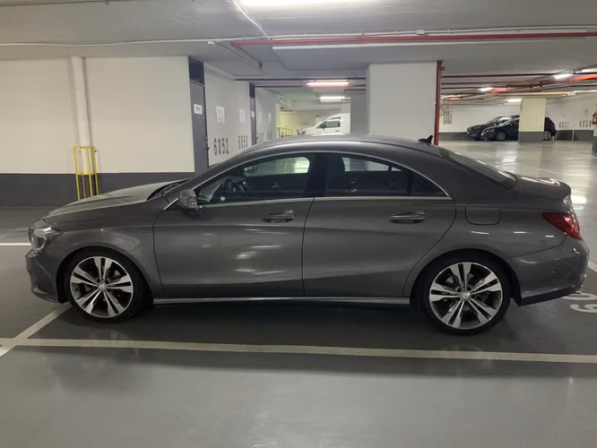 Mercedes Benz CLA 200