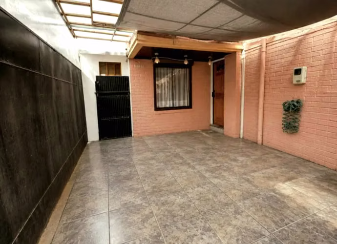 VENTA CASA EN CIUDAD SATÉLITE MAIPÚ  3H 3B 1E - Imagen 2
