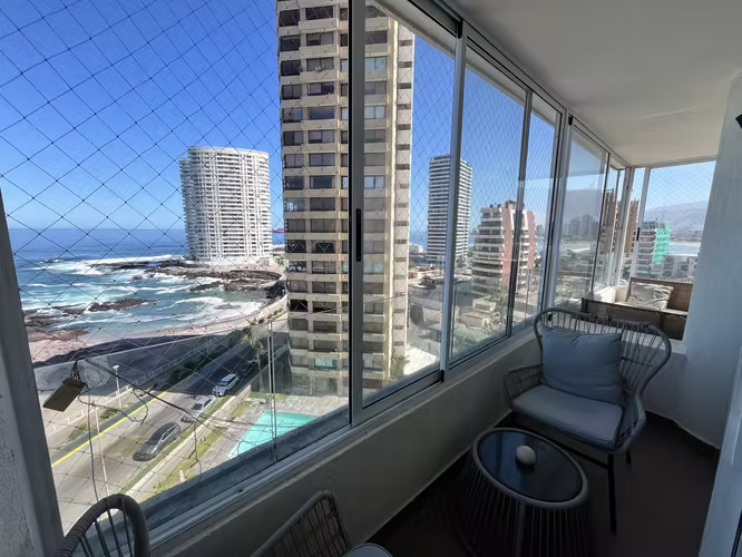ARRIENDO EXCLUSIVO DEPARTAMENTO EN PRIMERA LÍNEA