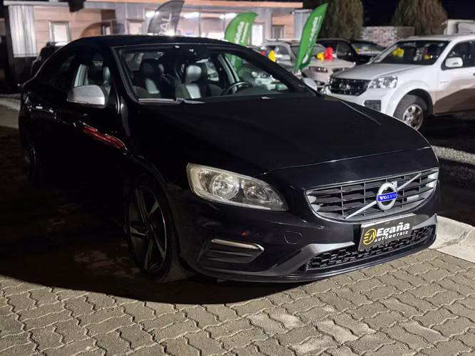 VOLVO S60 T4 R DESING  2015