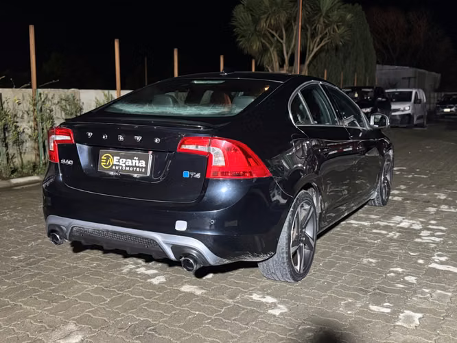 VOLVO S60 T4 R DESING  2015