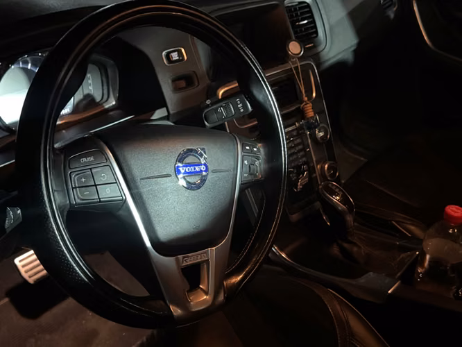 VOLVO S60 T4 R DESING  2015