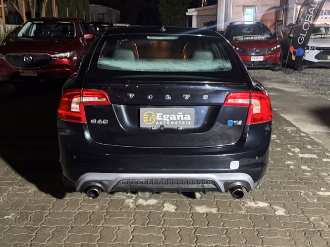 VOLVO S60 T4 R DESING  2015