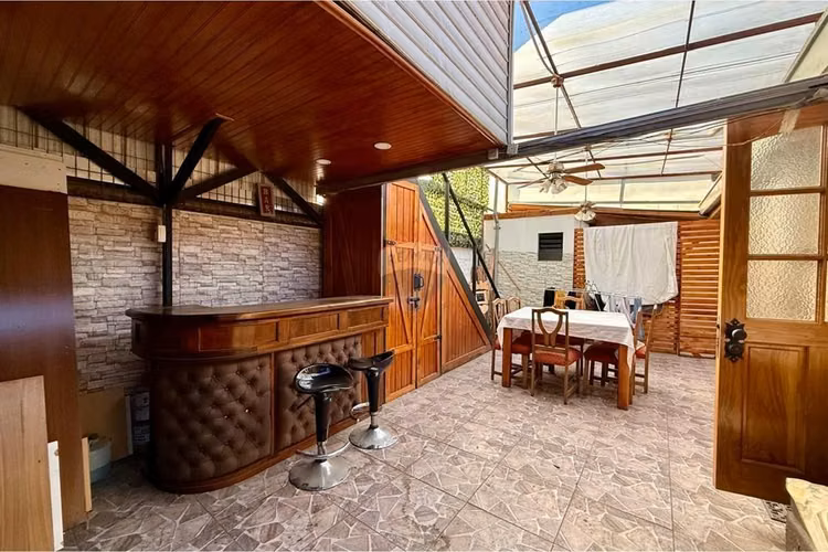 Casa a pasos de av. jose miguel carrera