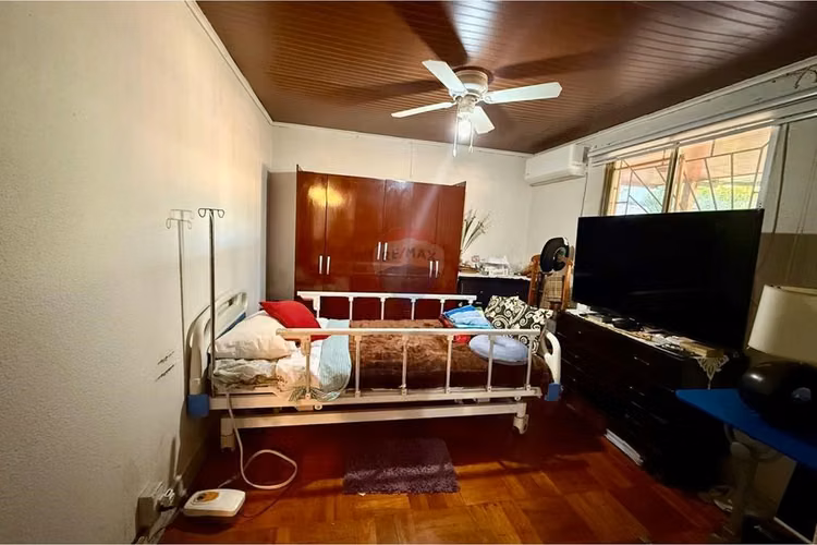 Casa a pasos de av. jose miguel carrera
