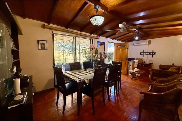 Casa a pasos de av. jose miguel carrera