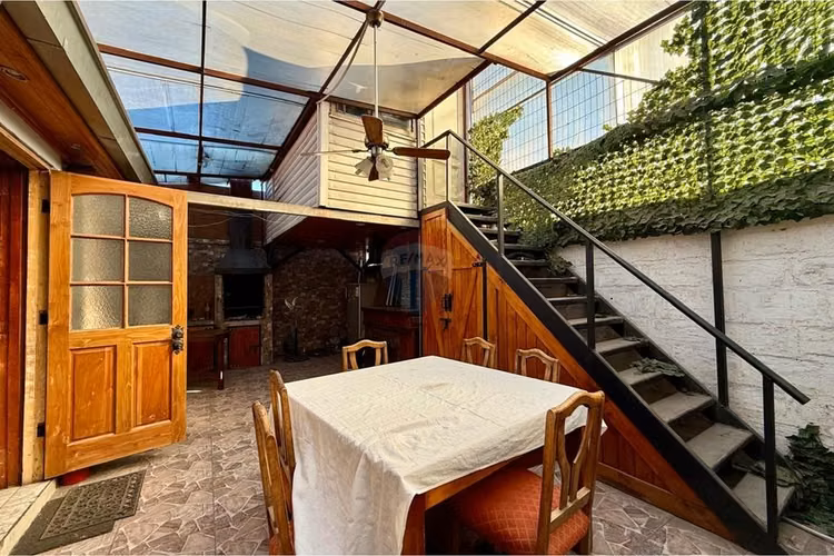 Casa a pasos de av. jose miguel carrera
