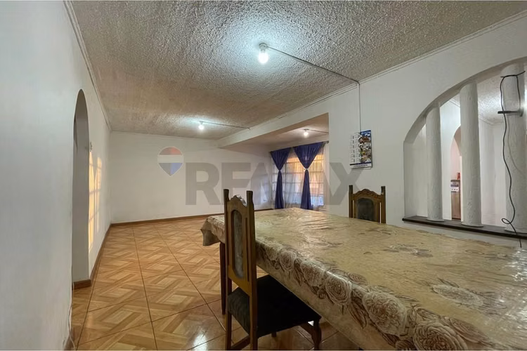 "cómoda casa renovada en pedro aguirre cerda"