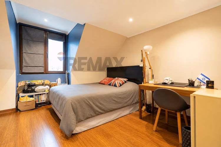 “gran casa familiar con piscina, jardín y quincho” - Imagen 18