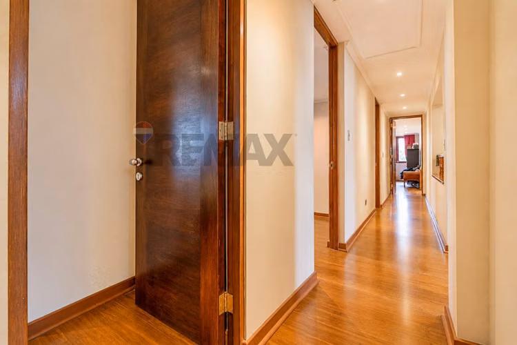 “gran casa familiar con piscina, jardín y quincho” - Imagen 25