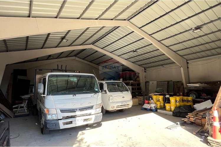 Se venden oficinas con galpon como nuevas - Imagen 11