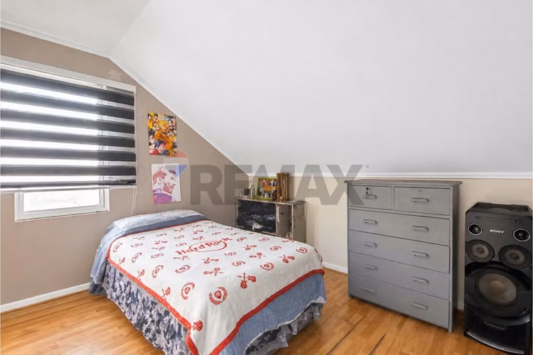 ¡casa familiar con jardín y piscina en huechuraba! - Imagen 26