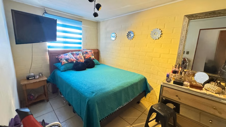 SE VENDE CASA DE UN PISO SOLIDA AMPLIO TERRENO