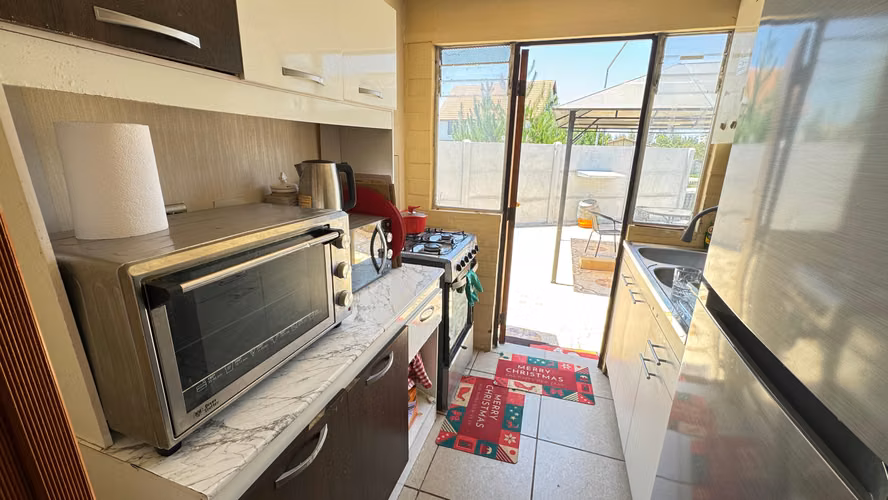 SE VENDE CASA DE UN PISO SOLIDA AMPLIO TERRENO