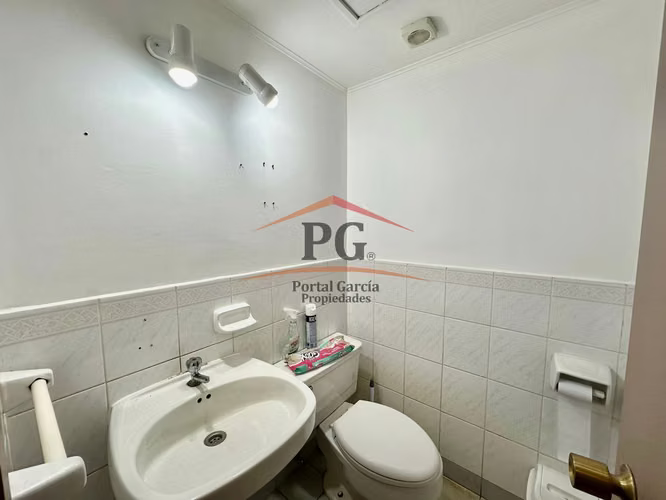 ESPACIO COMERCIAL Y PROFESIONAL EN CENTRO DE VALDIVIA - Imagen 7