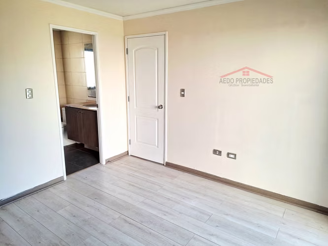 Se vende Linda y Amplia casa Aislada de dos pisos, Condominio Arboleda, comuna de Quillota.