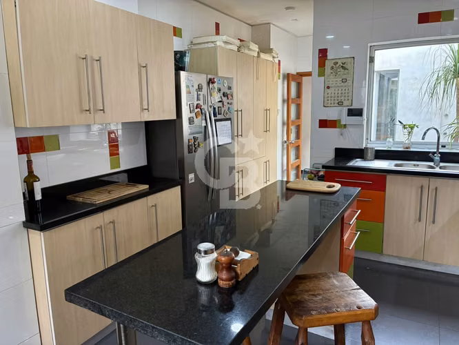 Casa 4D/4B con subterráneo | Sector Lo Barnechea