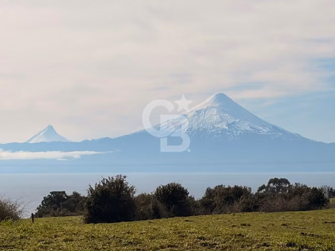 Totoral, lomaje suave, vista privilegiada a lago y volcanes