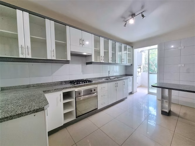 Oportunidad! Departamento en venta de 3 dorm. en Huechuraba
