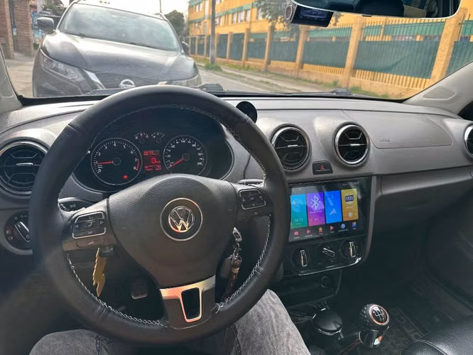 Vendo Volkswagen Voyage año 2016 - Imagen 2