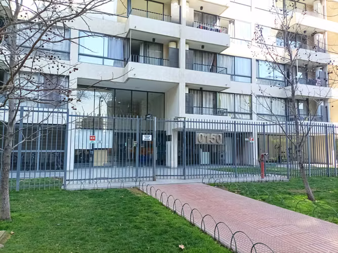 Metro Lo Ovalle. Gran Avenida. Estacionamiento (180105)