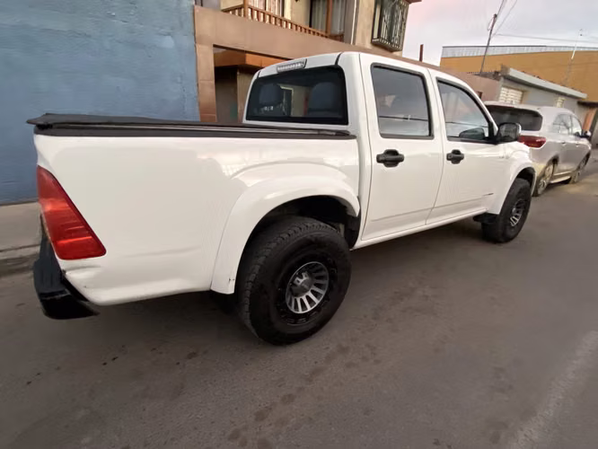 CAMIONETA CHEVROLET D-MAX AÑO 2014