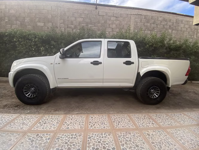 CAMIONETA CHEVROLET D-MAX AÑO 2014