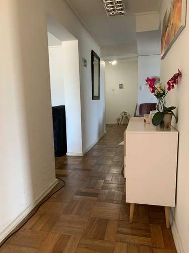 Vende Amplia Oficina frente a plaza Concepción (180107)
