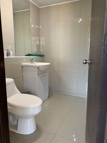 Vende Amplia Oficina frente a plaza Concepción (180107)