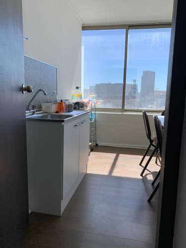 Vende Amplia Oficina frente a plaza Concepción (180107)
