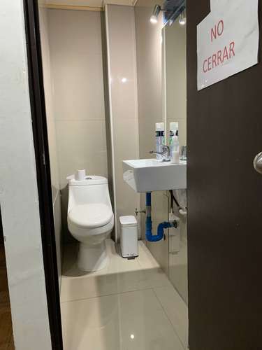 Vende Amplia Oficina frente a plaza Concepción (180107)