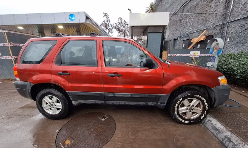 Ford Escape XLS 2.3L 2005