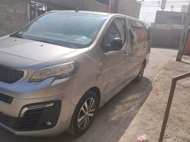 PEUGEOT TRAVELLER SE VENDE POR RENOVACION