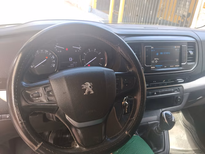 PEUGEOT TRAVELLER SE VENDE POR RENOVACION