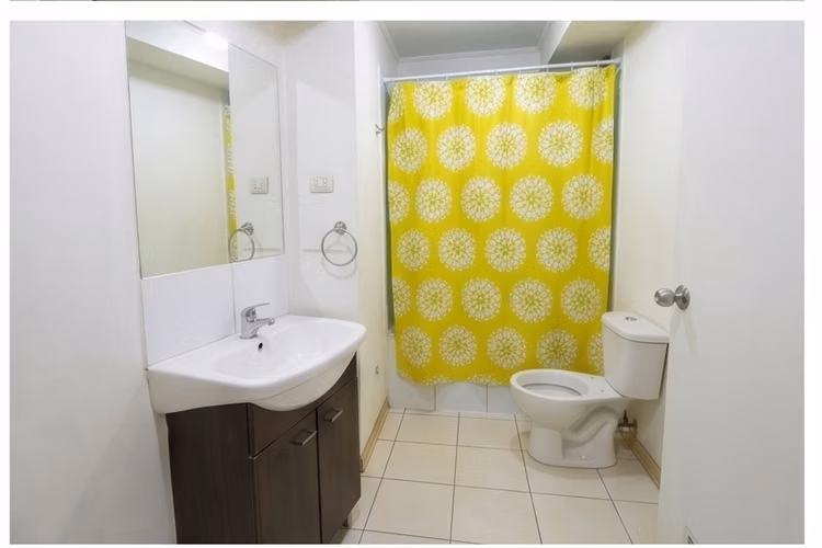 Venta Depto de 1 dormitorio y 1/2 dormitorio o escritorio en Saniago sector  San Diego - Imagen 2