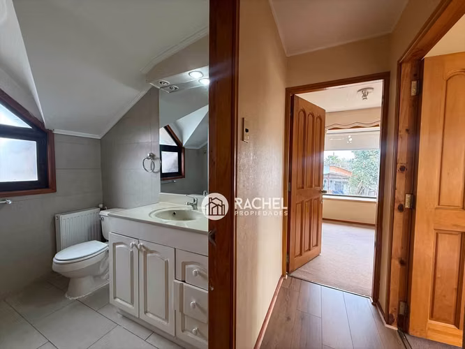 SE ARRIENDA AMPLIA CASA CON 5D- CERCANA A COLEGIO GREEN HOUSE - Imagen 16
