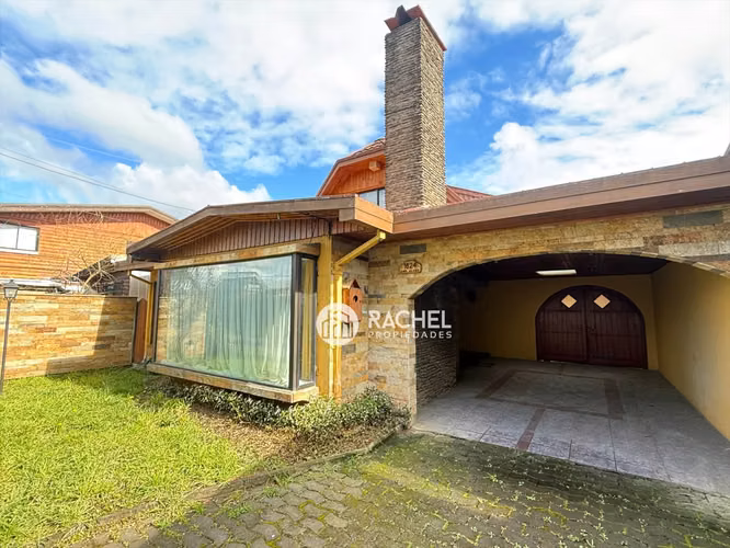 SE ARRIENDA AMPLIA CASA CON 5D- CERCANA A COLEGIO GREEN HOUSE