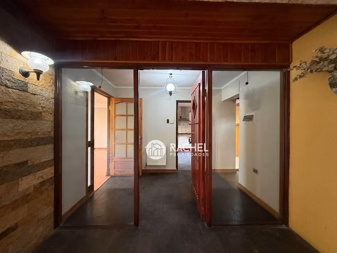 SE ARRIENDA AMPLIA CASA CON 5D- CERCANA A COLEGIO GREEN HOUSE - Imagen 3