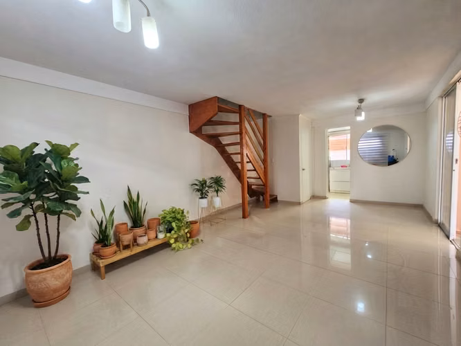 Tu Nuevo hogar  :Amplia Casa 4D/2B/3E , Condominio.Seguridad 24/7.Valle Grande