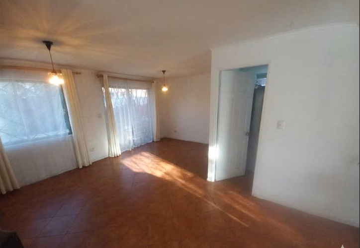 Se Vende Amplia Casa en Don Sebastián de Rauquén, Curicó