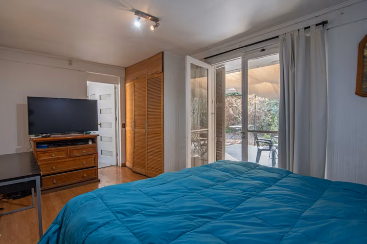 CASA CON GRAN POTENCIAL EN TOMÁS MORO CON COLÓN LAS CONDES - Imagen 7