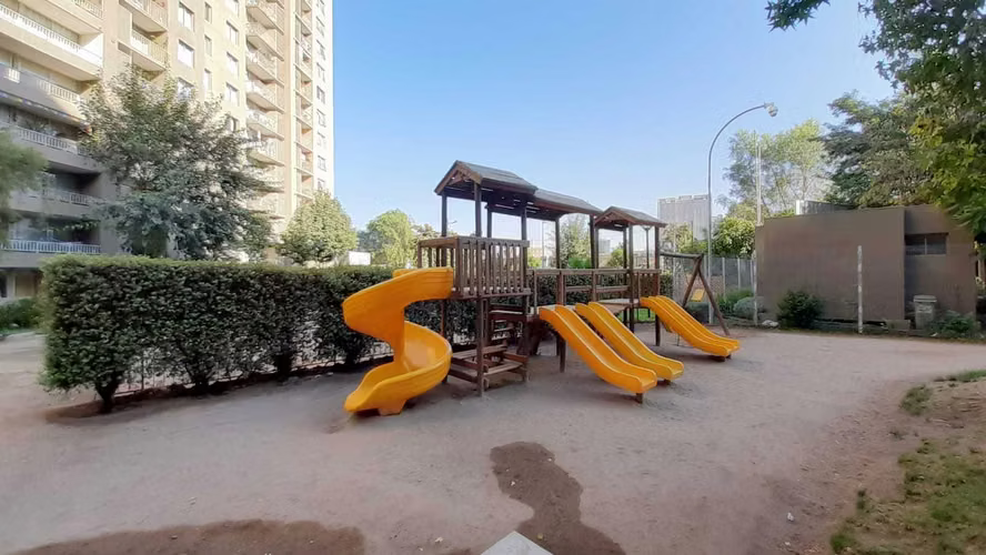 BUEN CONDOMINIO SEGURO PARA LOS NIÑOS (180124)