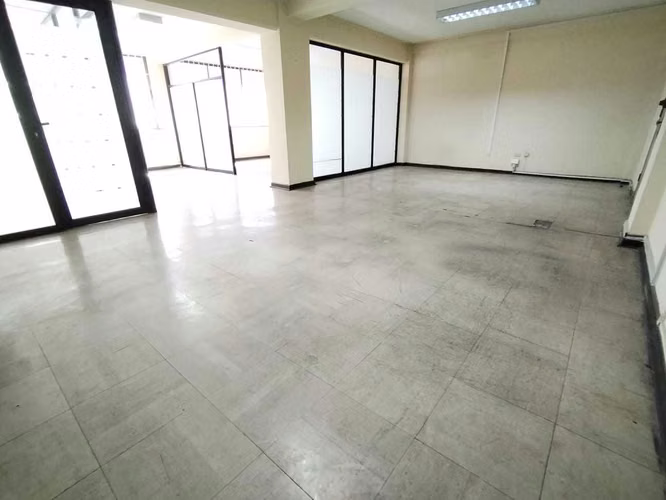 1 PRIVADO Y BAÑO, METRO, OFICINA AMPLIA (180132)